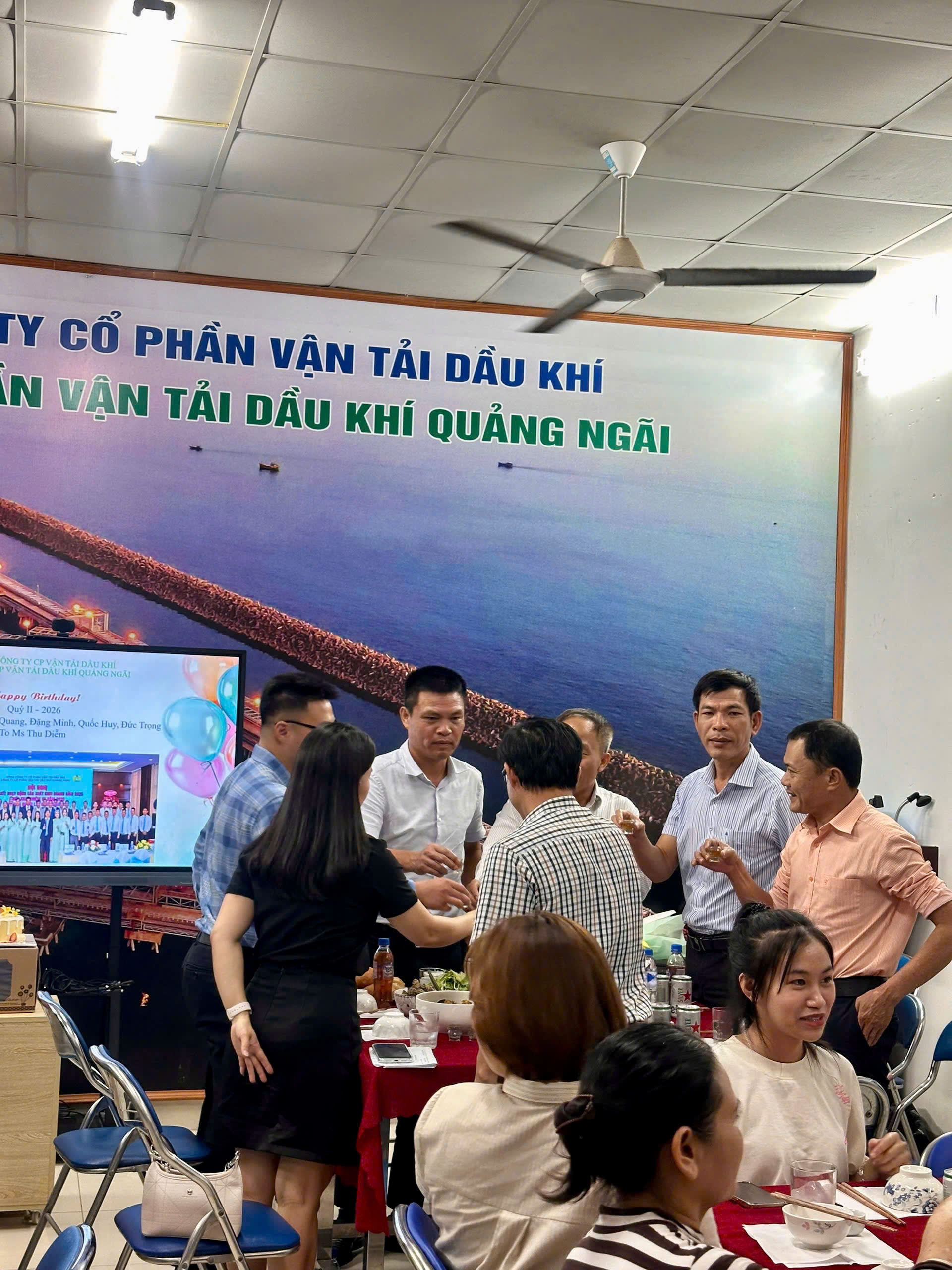PVTrans Quảng Ngãi ấm áp chương trình chúc mừng sinh nhật Cán bộ công nhân viên Quý II/2026