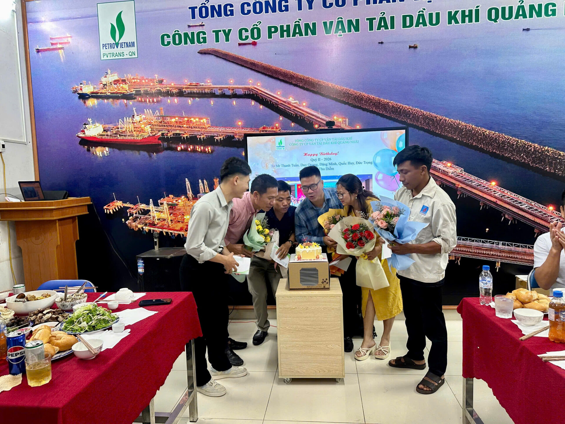 PVTrans Quảng Ngãi ấm áp chương trình chúc mừng sinh nhật Cán bộ công nhân viên Quý II/2026