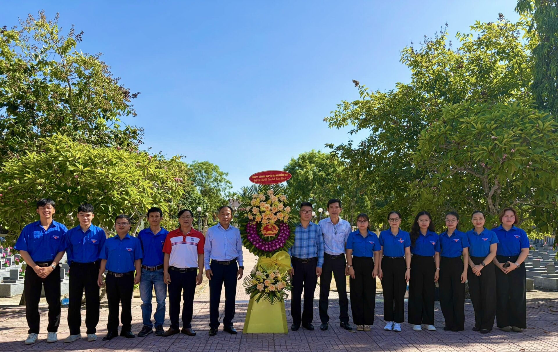 PVTrans Quảng Ngãi tổ chức lễ dâng hoa, dâng hương tưởng niệm các Anh hùng Liệt sĩ nhân kỷ niệm 79 năm Ngày Thương binh - Liệt sĩ (27/7/1947 - 27/7/2026)