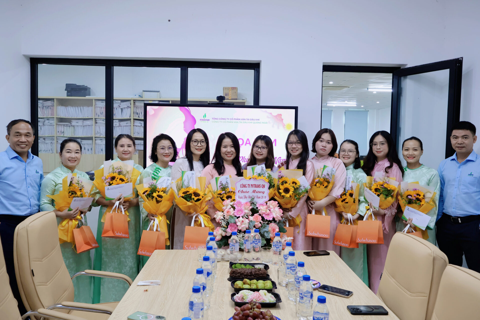 PVTrans Quảng Ngãi chào mừng ngày Phụ nữ Việt Nam 20/10