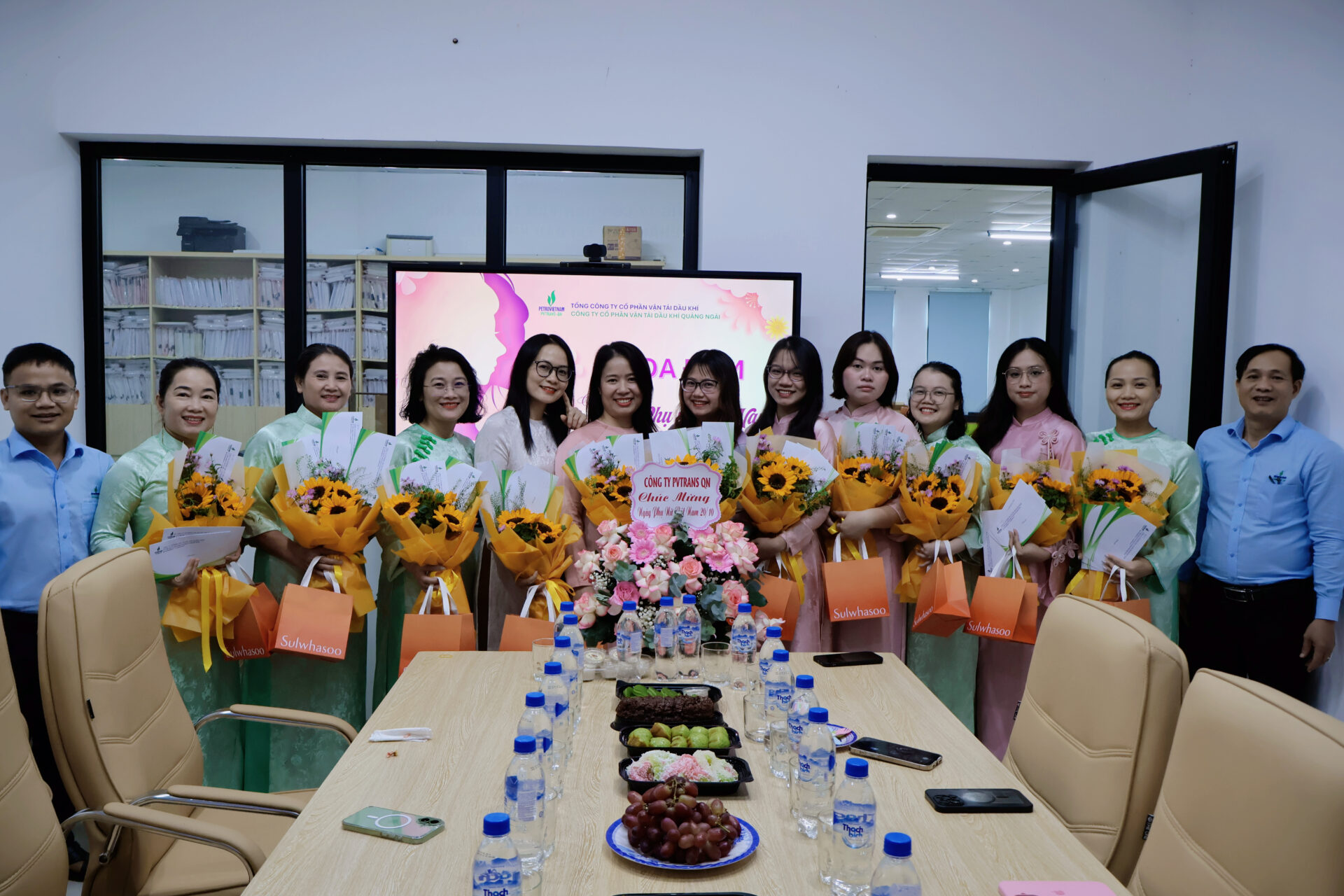 PVTrans Quảng Ngãi chào mừng ngày Phụ nữ Việt Nam 20/10
